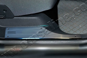 Накладки на пороги стальные Omsa Line Volkswagen Caddy 2003-2019 ― Auto-Clover