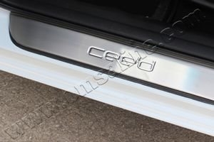 Накладки на пороги стальные Omsa Line KIA Ceed 2012-2018 ― Auto-Clover