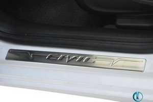 Накладки на пороги стальные Omsa Line Honda Civic IX 2012-2019 ― Auto-Clover