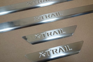 Накладки на пороги стальные Omsa Line Nissan X-Trail 2007-2014 ― Auto-Clover