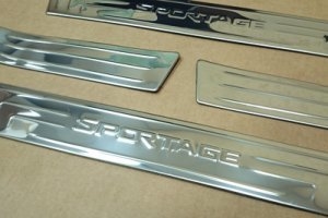 Накладки на пороги стальные Omsa Line KIA Sportage 2010-2015 ― Auto-Clover