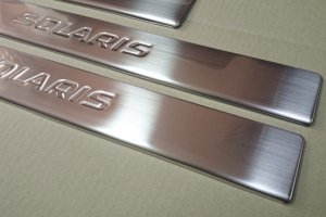 Накладки на пороги стальные Omsa Line Hyundai Solaris 2011-2017 ― Auto-Clover