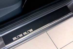Накладки на пороги стальные с карбоном Alu-Frost Mazda 2 III 2014-2019 ― Auto-Clover