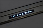 Накладки на пороги стальные с LED подсветкой JMT Nissan Tiida 2015-2019