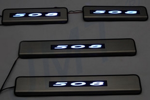 Накладки на пороги стальные с LED подсветкой JMT Peugeot 508 2011-2019 ― Auto-Clover