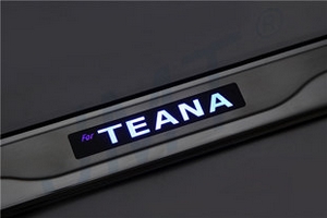 Накладки на пороги стальные с LED подсветкой JMT Nissan Teana 2013-2019 ― Auto-Clover