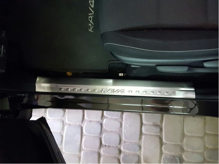 Накладки на пороги стальные (верхние) OEM-Tuning Toyota RAV4 2013-2019 no.5530