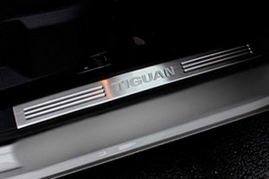 Накладки на пороги верхние стальные OEM-Tuning Volkswagen Tiguan I 2008-2016 ― Auto-Clover