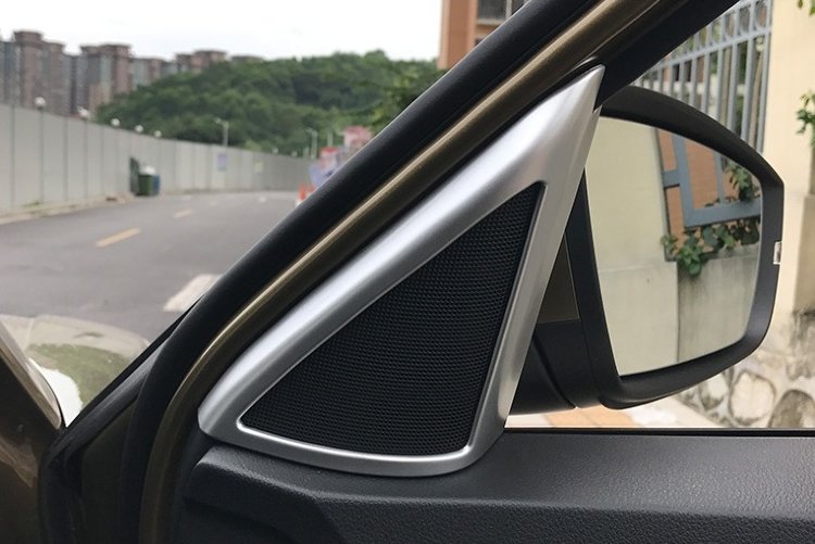Накладки на углы передних дверей пластиковые OEM-Tuning Skoda Kodiaq 2016-2019 no.5615