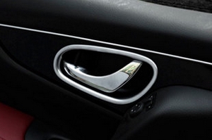 Накладки на внутренние дверные ручки пластиковые OEM-Tuning Nissan Qashqai 2014-2019 ― Auto-Clover