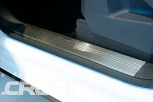 Накладки на внутренние пороги стальные полированные Croni Ford Kuga II 2013-2019 ― Auto-Clover