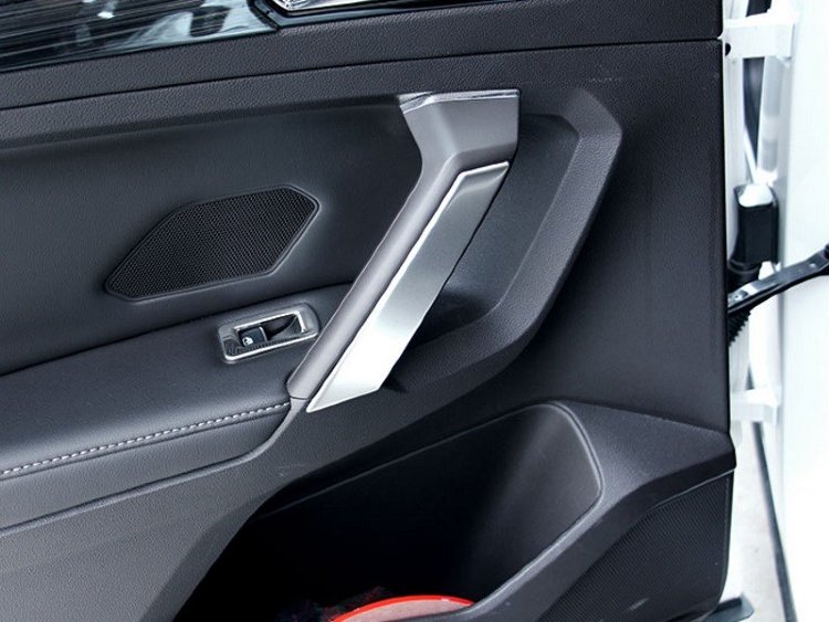 Накладки на внутренние ручки дверей пластиковые OEM-Tuning Volkswagen Tiguan II 2016-2019 no.5198