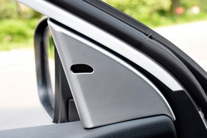 Накладки на внутреннюю часть передней двери пластиковые OEM-Tuning Nissan Qashqai 2014-2019 ― Auto-Clover