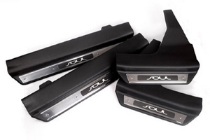 Накладки с подсветкой на пороги Change Up KIA Soul 2009-2013 ― Auto-Clover
