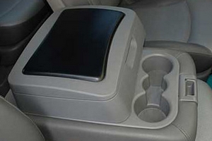 Подлокотник в спинку откидного сиденья HSM Hyundai Grand Starex (H-1) 2007-2019 ― Auto-Clover