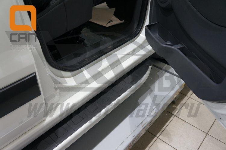 Пороги алюминиевые Alyans Can Otomotiv Hyundai Grand Starex (H-1) 2007-2019 no.851