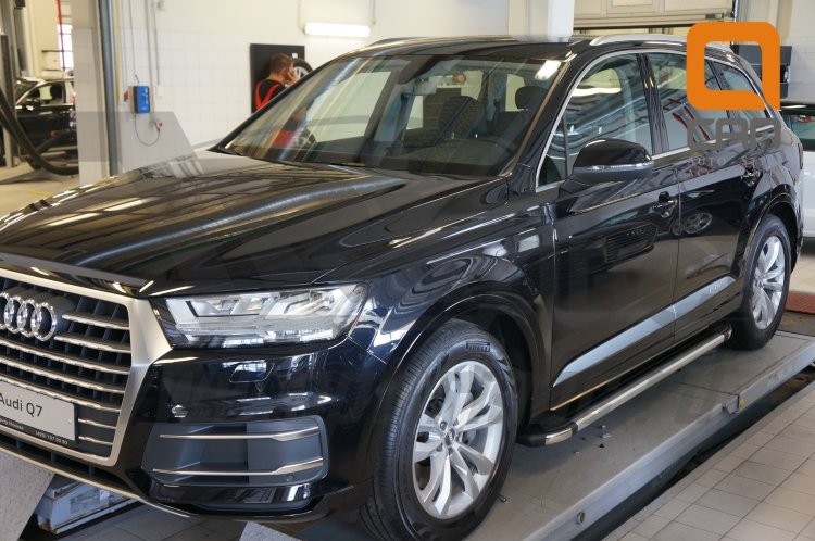 Пороги алюминиевые Brillant Black Can Otomotiv Audi Q7 2015-2019 no.8478