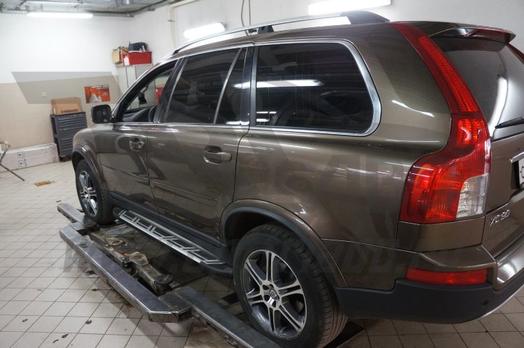 Пороги алюминиевые Corund Silver Can Otomotiv Volvo XC90 2002-2014 no.8483