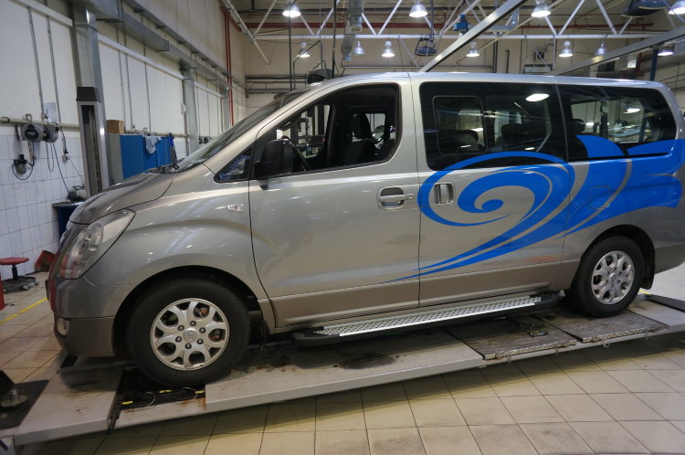 Пороги алюминиевые Sapphire Silver Can Otomotiv Hyundai Grand Starex (H-1) 2007-2019 no.8332