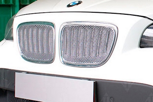 Сетка защитная 3D в решетку радиатора Premium хром Strelka BMW X1 (E84) 2009-2015 ― Auto-Clover