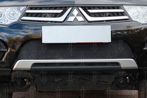 Сетка защитная в бампер Optimal черный Strelka Mitsubishi L200 2005-2015 ― Auto-Clover