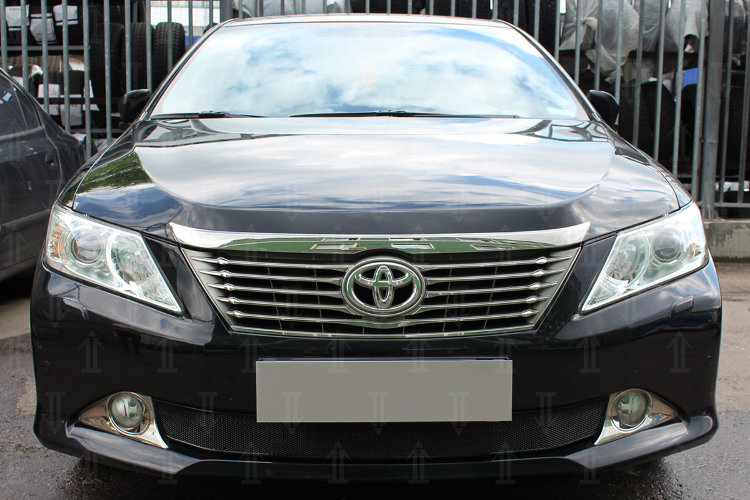 Сетка защитная в бампер Optimal черный Strelka Toyota Camry 2011-2017 no.6328