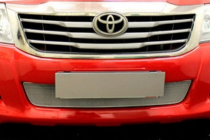 Сетка защитная в бампер Optimal хром Strelka Toyota Hilux 2005-2015 ― Auto-Clover