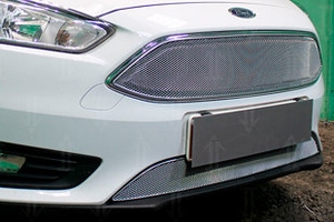 Сетка защитная в бампер Optimal хром Strelka Ford Focus III 2011-2019 ― Auto-Clover