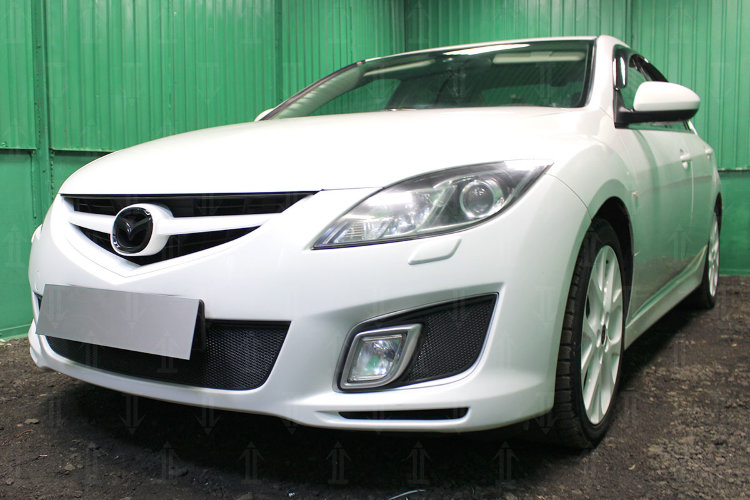 Сетка защитная в бампер Premium черный Strelka Mazda 6 II 2008-2012 no.6212