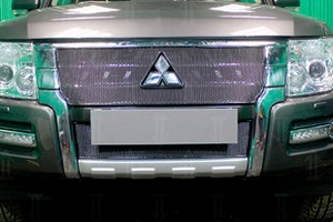 Сетка защитная в бампер Premium черный Strelka Mitsubishi Pajero IV 2006-2019 ― Auto-Clover