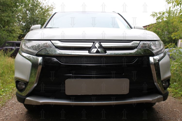 Сетка защитная в бампер Premium черный Strelka Mitsubishi Outlander III 2013-2019 13031