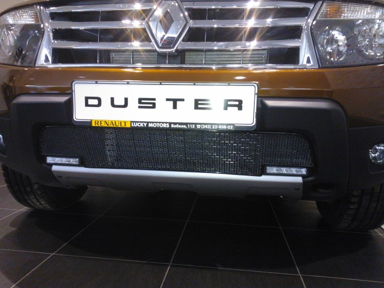 Сетка защитная в бампер Premium черный Strelka Renault Duster 2011-2019 no.6439