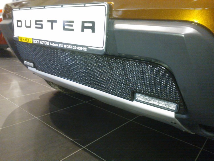Сетка защитная в бампер Premium черный Strelka Renault Duster 2011-2019 no.6439