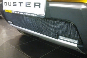 Сетка защитная в бампер Premium черный Strelka Renault Duster 2011-2019 ― Auto-Clover