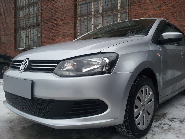 Сетка защитная в бампер Premium черный Strelka Volkswagen Polo V 2009-2019 no.6541