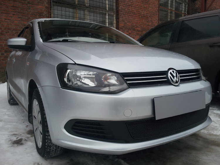 Сетка защитная в бампер Premium черный Strelka Volkswagen Polo V 2009-2019 no.6541