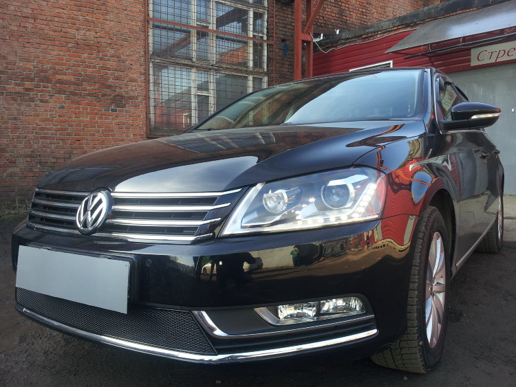 Сетка защитная в бампер Premium черный Strelka Volkswagen Passat B7 2010-2015 no.6573