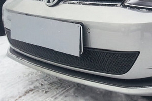 Сетка защитная в бампер Premium черный Strelka Volkswagen Golf VII 2013-2019 ― Auto-Clover