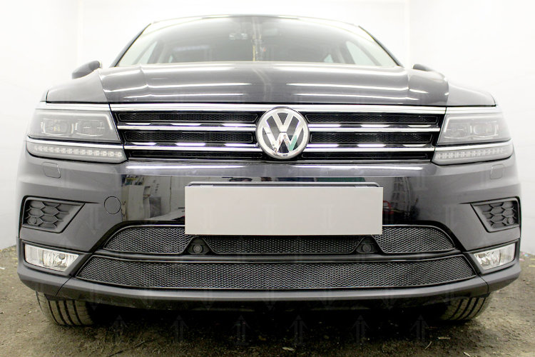 Сетка защитная в бампер Premium черный Strelka Volkswagen Tiguan II 2016-2019 12715
