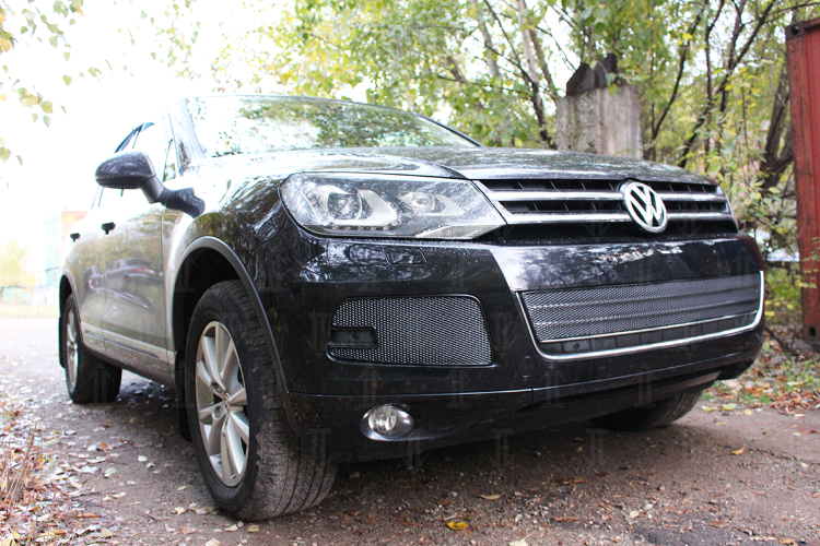 Сетка защитная в бампер Premium черный Strelka Volkswagen Touareg II 2010-2018 12694