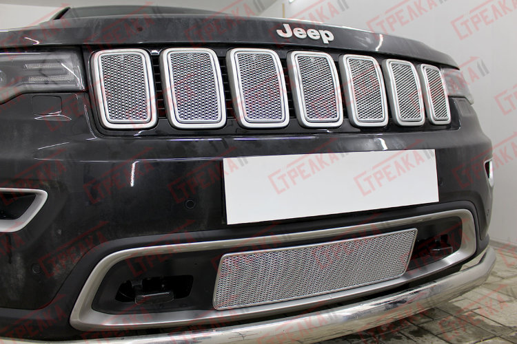 Сетка защитная в бампер Premium хром Strelka Jeep Grand Cherokee 2010-2019 no.1043