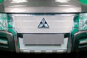 Сетка защитная в бампер Premium хром Strelka Mitsubishi Pajero IV 2006-2019 ― Auto-Clover