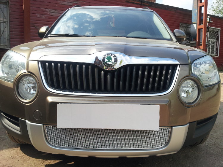 Сетка защитная в бампер Premium хром Strelka Skoda Yeti 2010-2019 no.6398