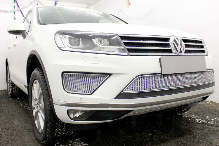 Сетка защитная в бампер Premium хром Strelka Volkswagen Touareg II 2010-2018 12691