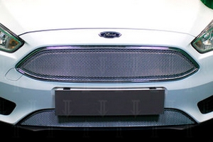 Сетка защитная в бампер Premium хром Strelka Ford Focus III 2011-2019 ― Auto-Clover