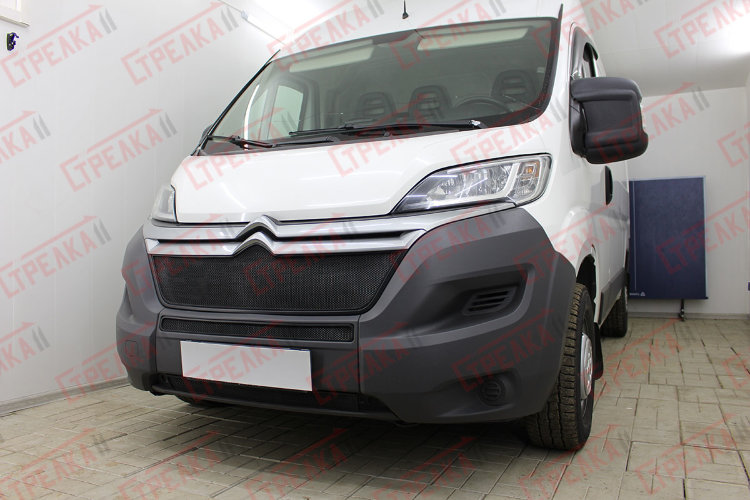 Сетка защитная в бампер Standart черный Strelka Citroen Jumper 2006-2019 19258