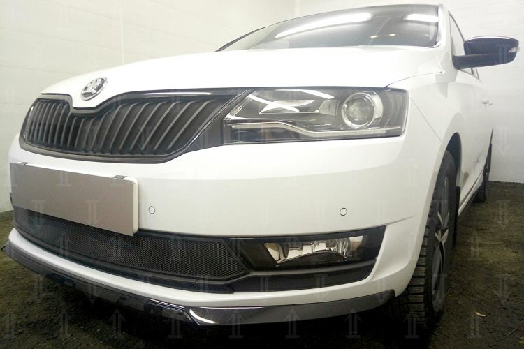 Сетка защитная в бампер Standart черный Strelka Skoda Rapid 2012-2019 no.5084