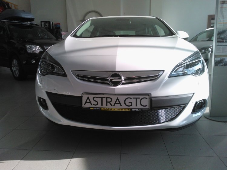 Сетка защитная в бампер Standart черный Strelka Opel Astra J 2009-2015 no.5903