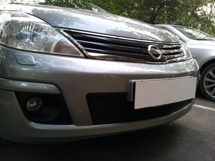 Сетка защитная в бампер Standart черный Strelka Nissan Tiida 2006-2012 no.5919