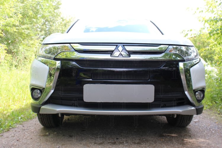 Сетка защитная в бампер Standart черный Strelka Mitsubishi Outlander III 2013-2019 13024